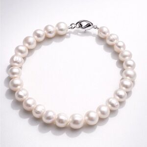 Elegant Pearl Bracelet